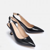 Siyah Parlak Arkası Açık Stiletto